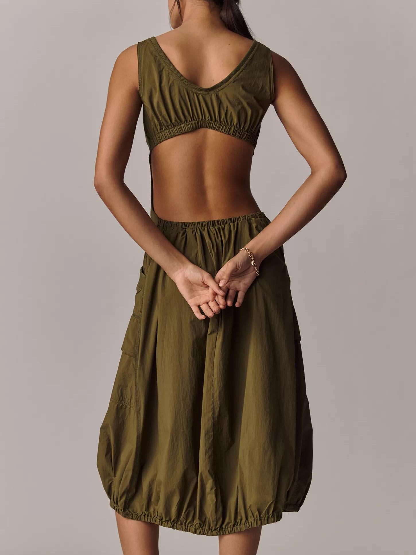 Utility-Midikleid mit Ballonsaum und Taschen – Daily Practice