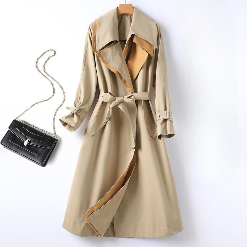 Trenchcoat mit kontrastierendem Futter und Gürtel – Amie 