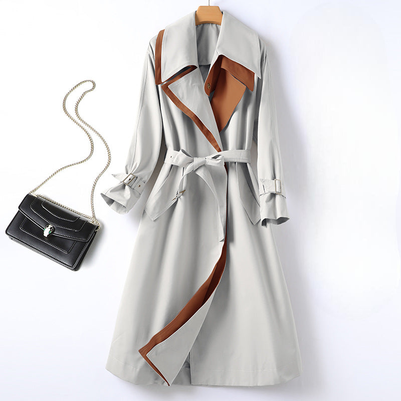 Trenchcoat mit kontrastierendem Futter und Gürtel – Amie 